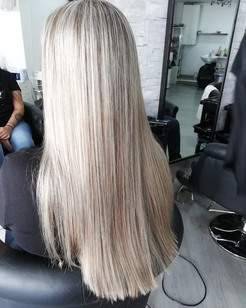 Trabalho de cabelo no Salão Eva