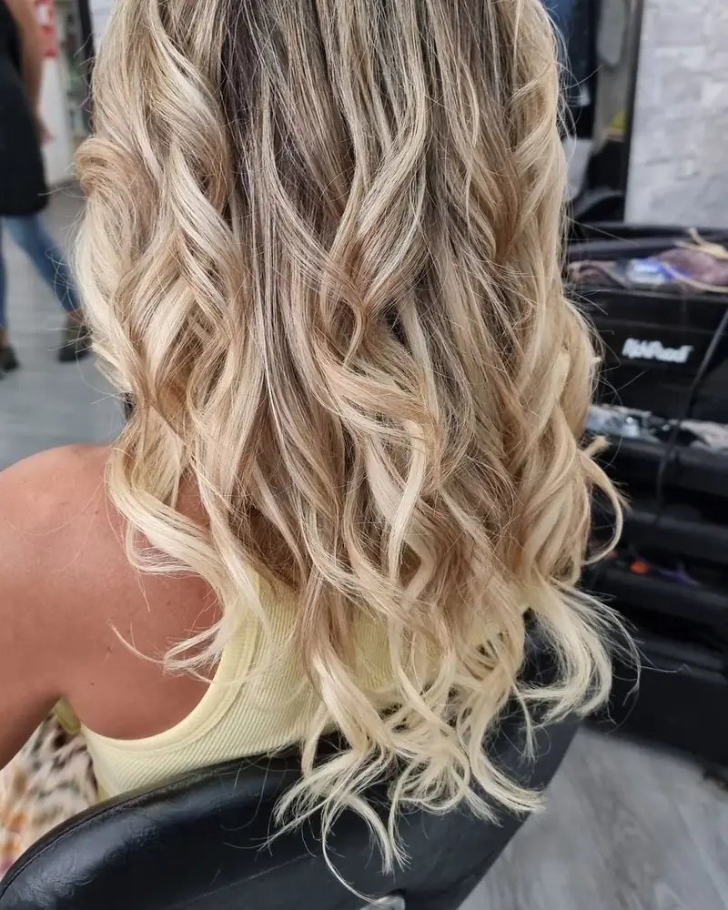 Trabalho de cabelo no Salão Eva