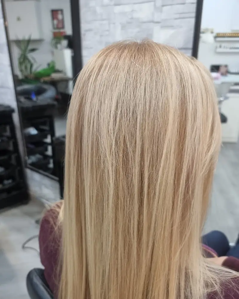 Trabalho de cabelo no Salão Eva